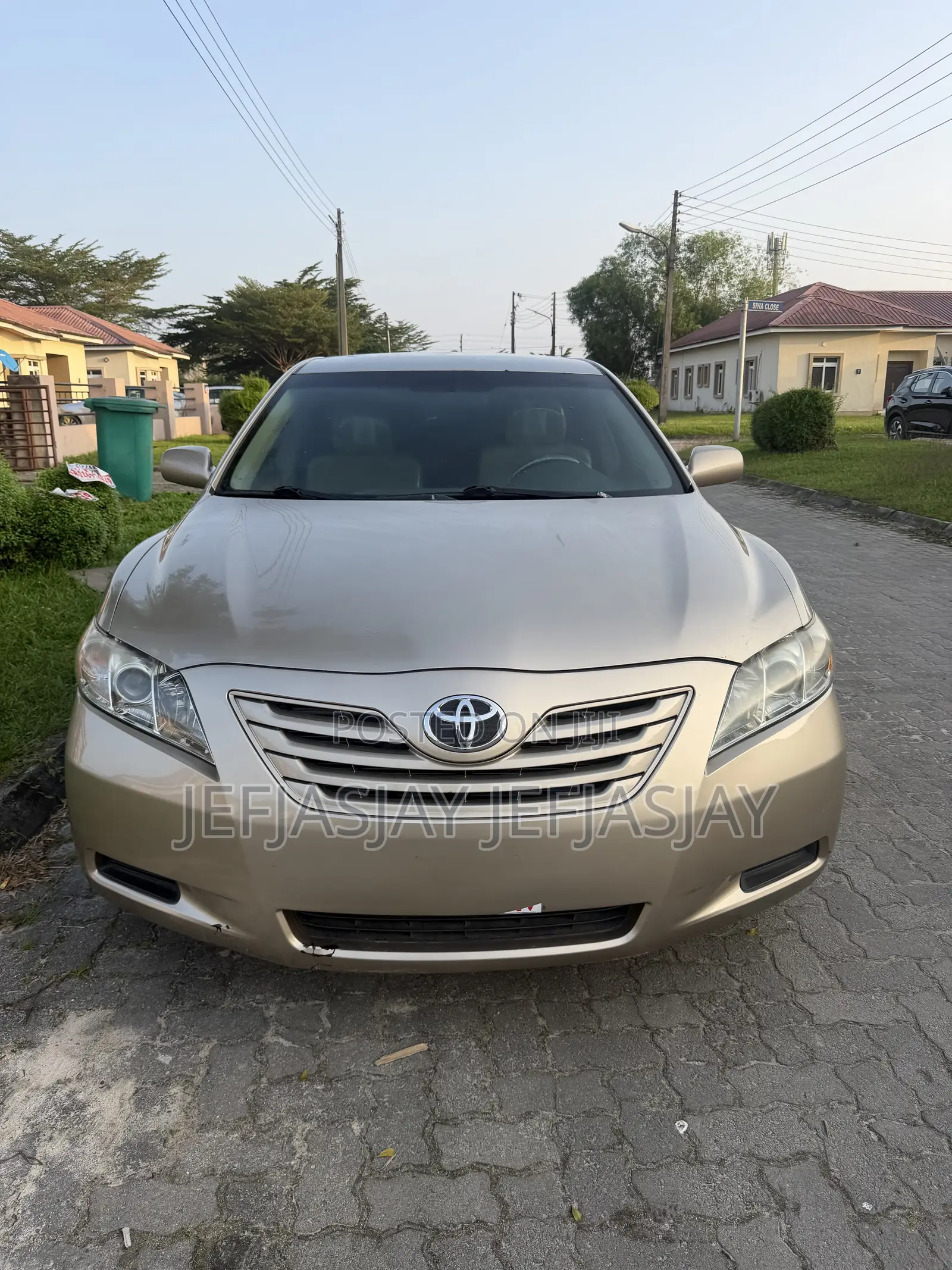 Toyota Camry LE 4dr Sedan (2.4L 4cyl 5A) 2009 Gold