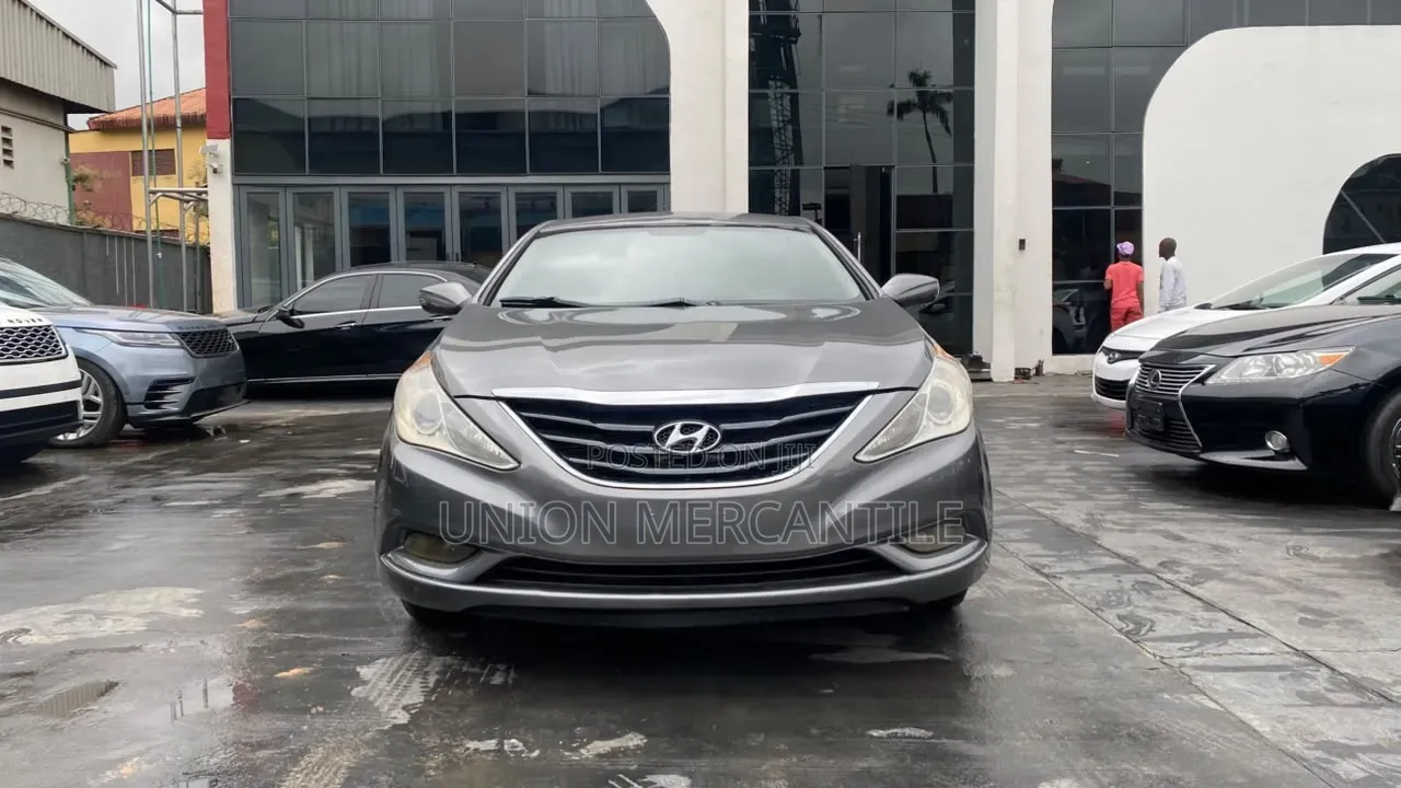 Hyundai Sonata SE Sedan FWD (2.4L 4cyl 6A) 2013 Gray