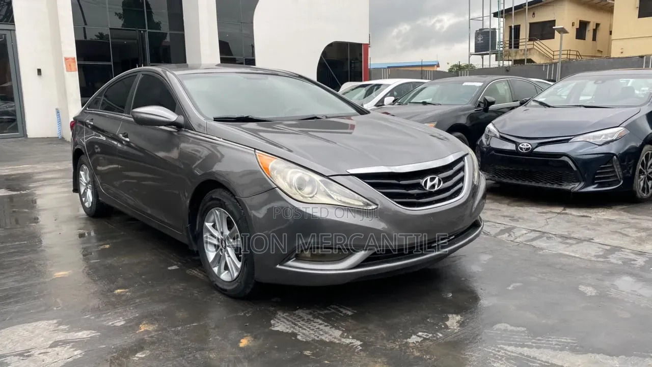 Hyundai Sonata SE Sedan FWD (2.4L 4cyl 6A) 2013 Gray