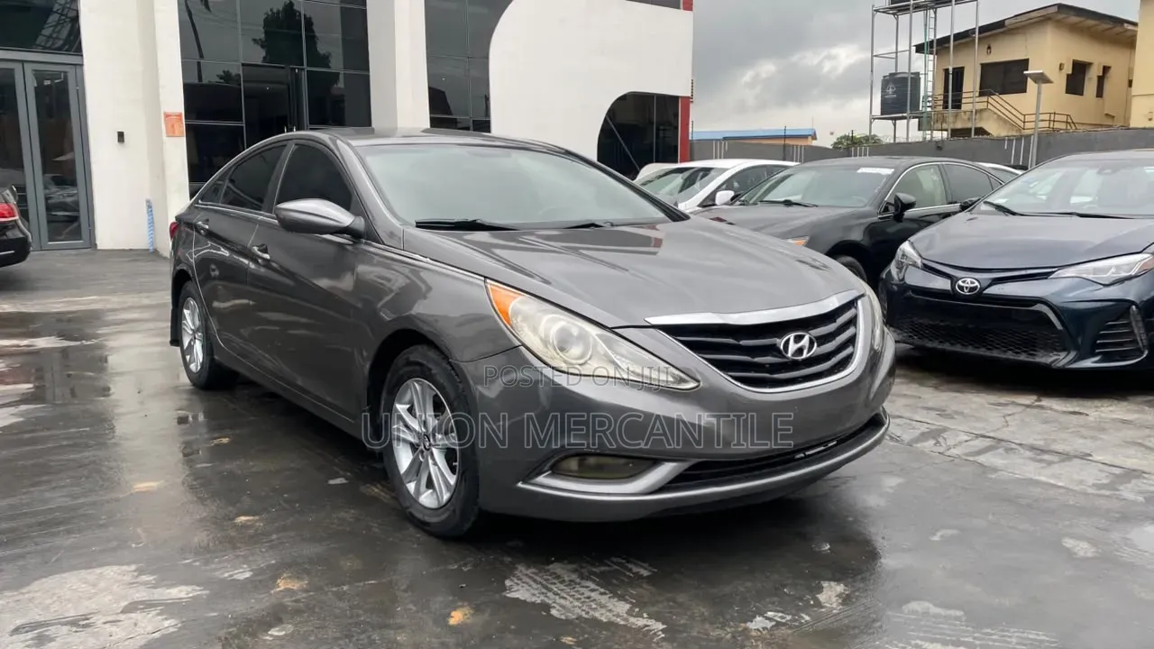 Hyundai Sonata SE Sedan FWD (2.4L 4cyl 6A) 2013 Gray