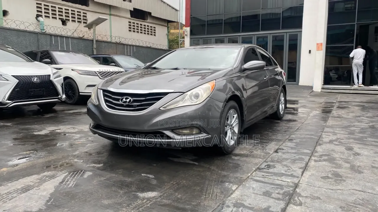 Hyundai Sonata SE Sedan FWD (2.4L 4cyl 6A) 2013 Gray