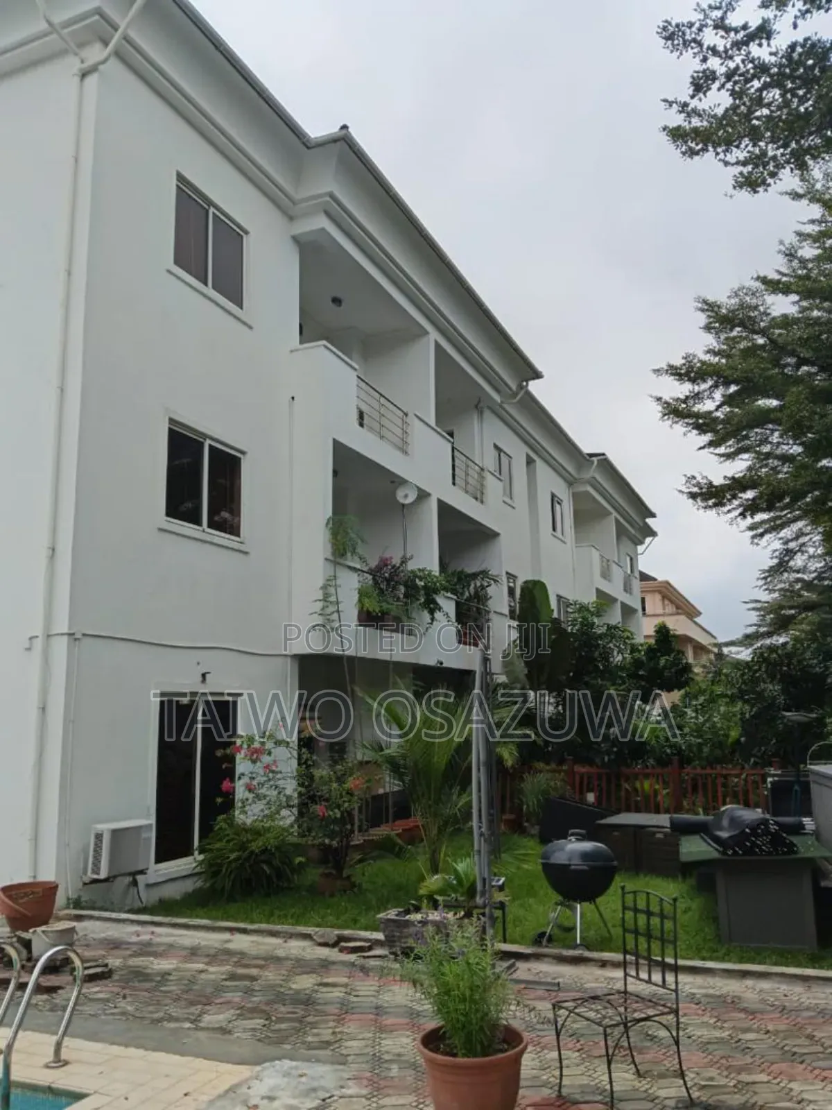 4bdrm Duplex in Banana Island for rent