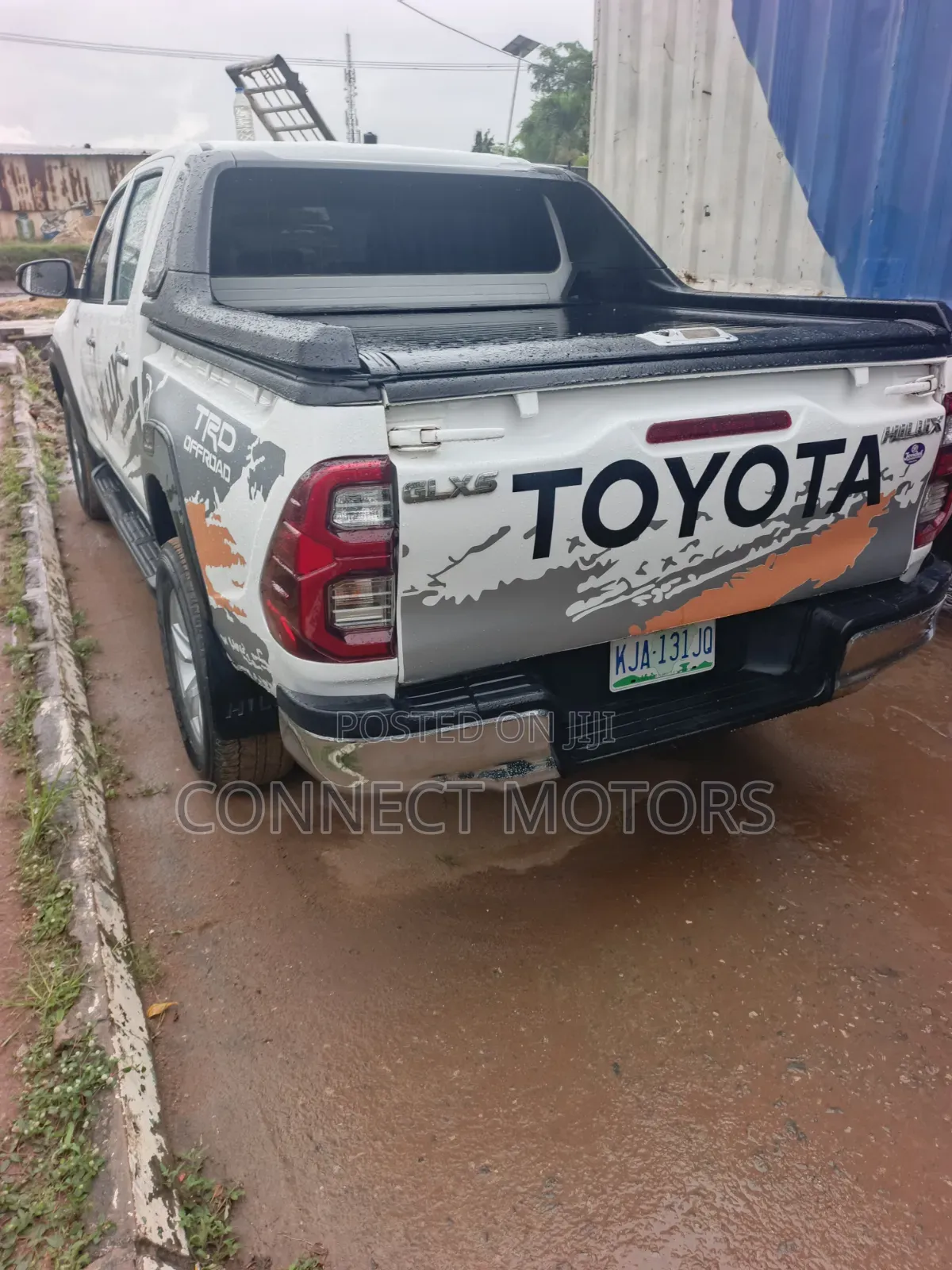 Toyota Hilux 2012 White