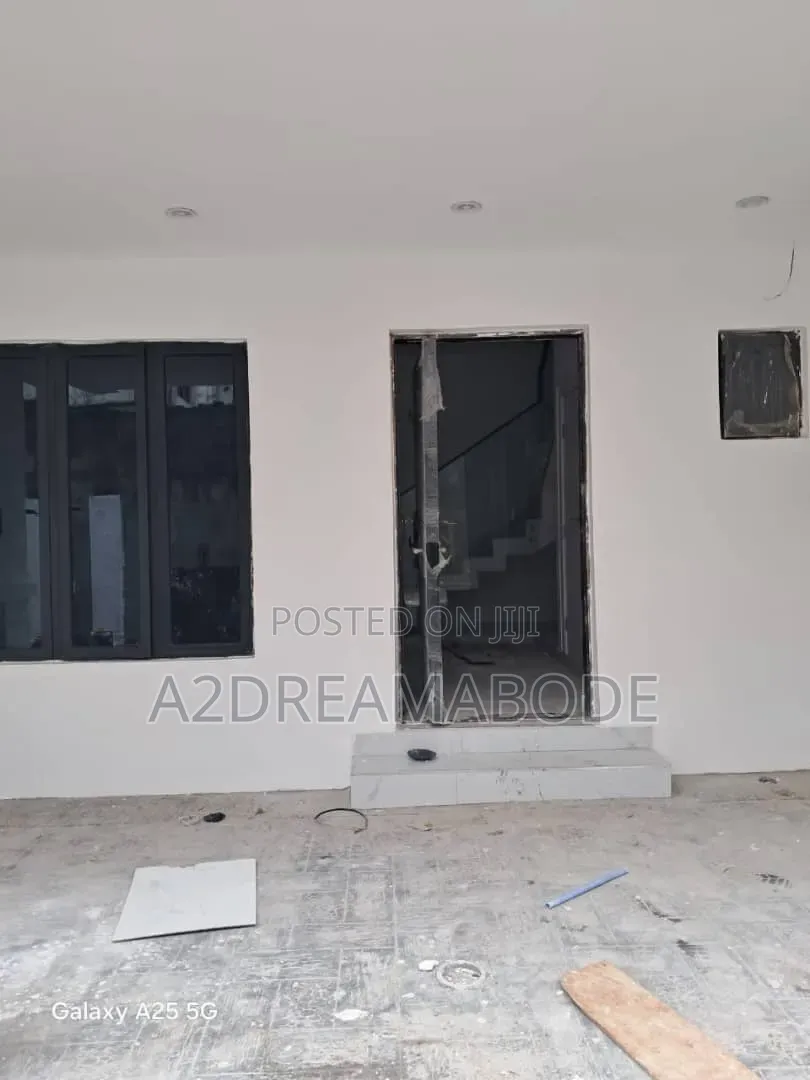 4bdrm Duplex in Ikeja, Allen Avenue for sale