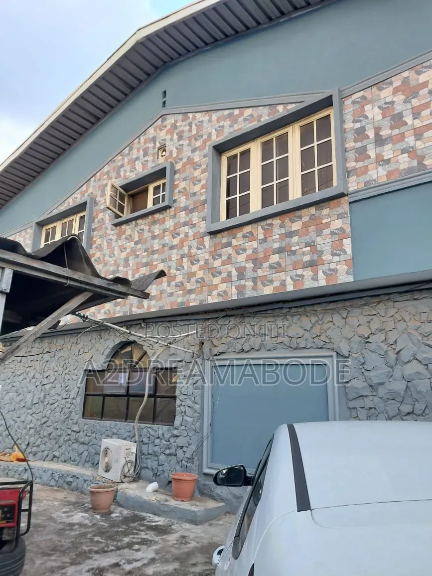 13bdrm Duplex in Toyin Street for sale