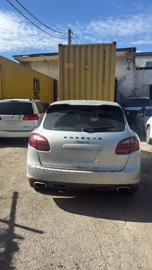 Porsche Cayenne 2013 Silver