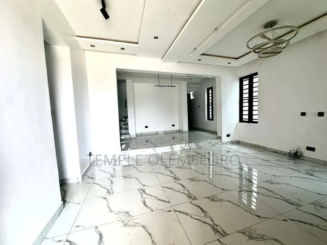 4bdrm Duplex in Ileri Residence, Jericho for sale