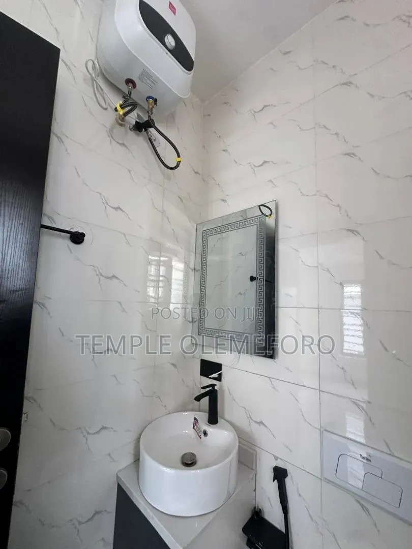 4bdrm Duplex in Ileri Residence, Jericho for sale