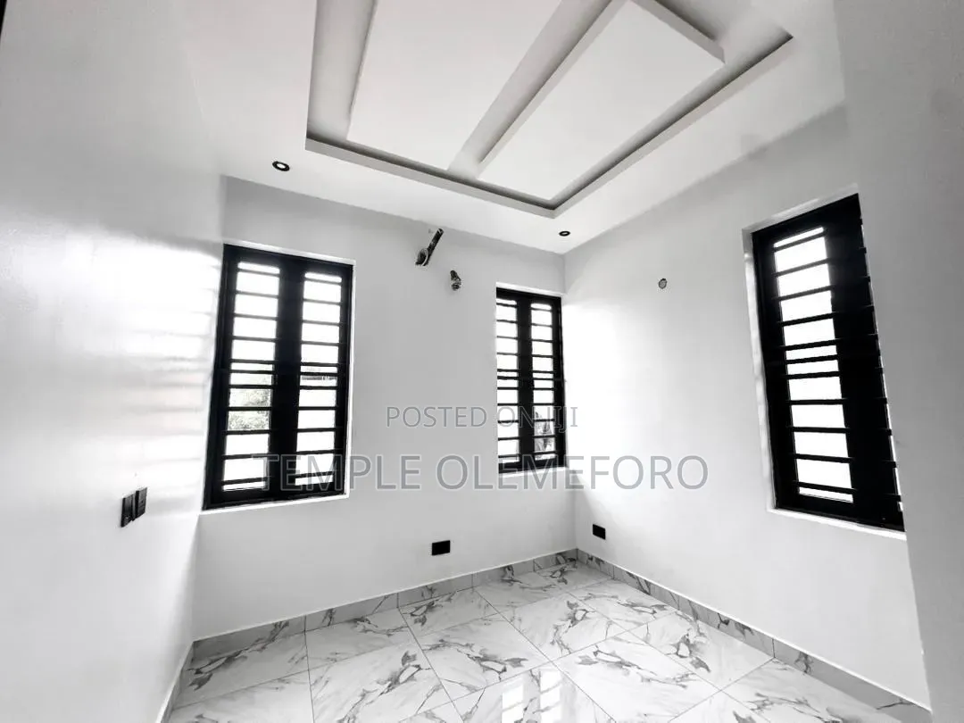 4bdrm Duplex in Ileri Residence, Jericho for sale
