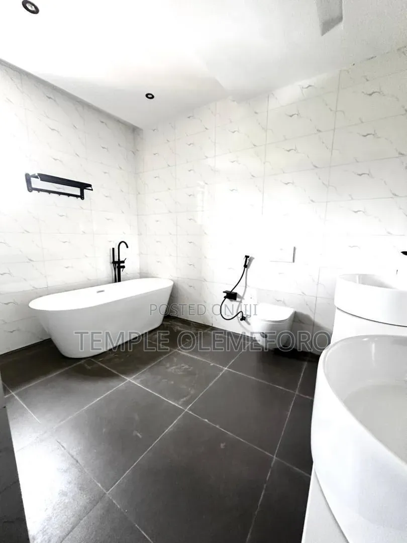 4bdrm Duplex in Ileri Residence, Jericho for sale