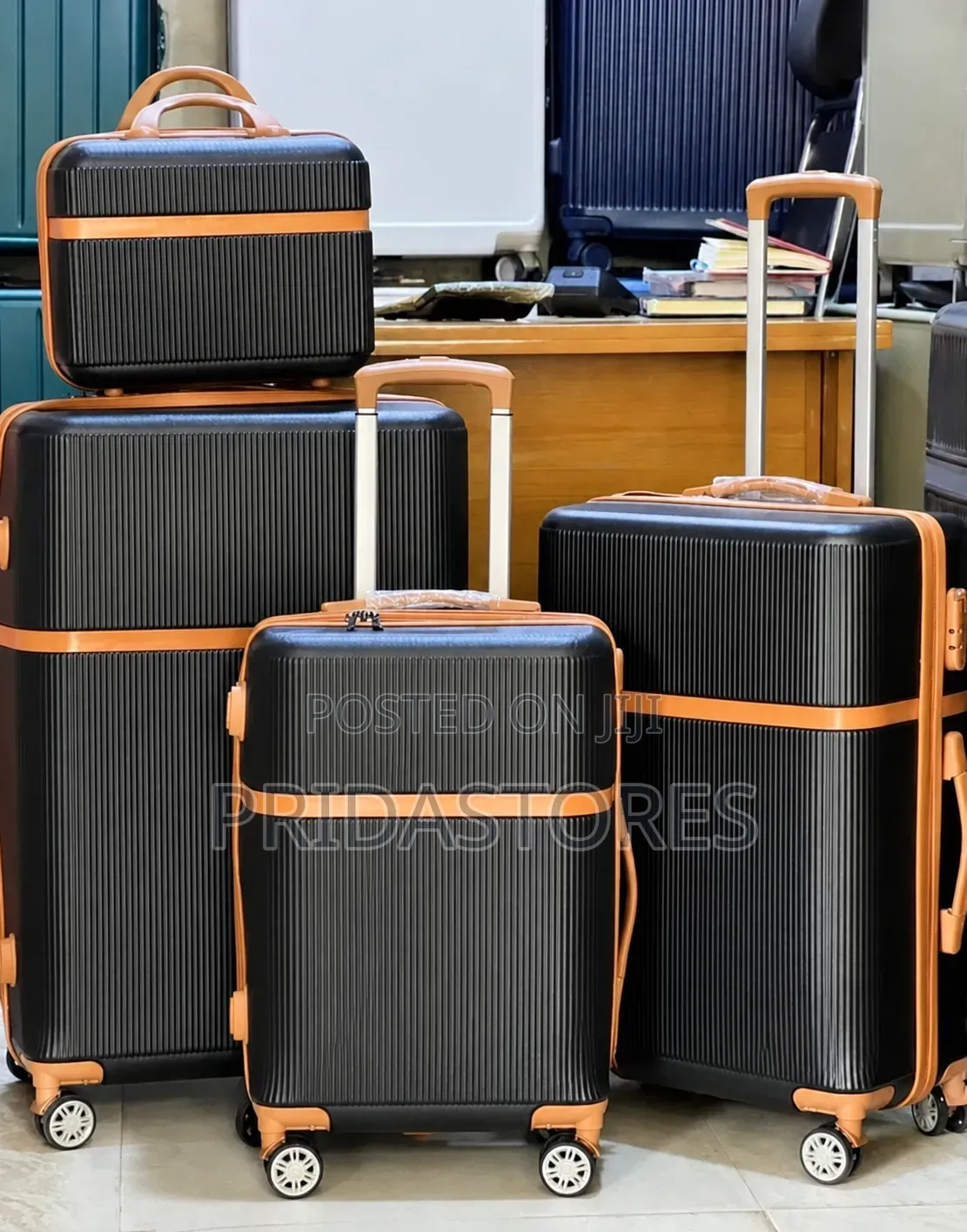 Luxury Unbreakable Rubber Trolley Travel Bag (Set of 4)