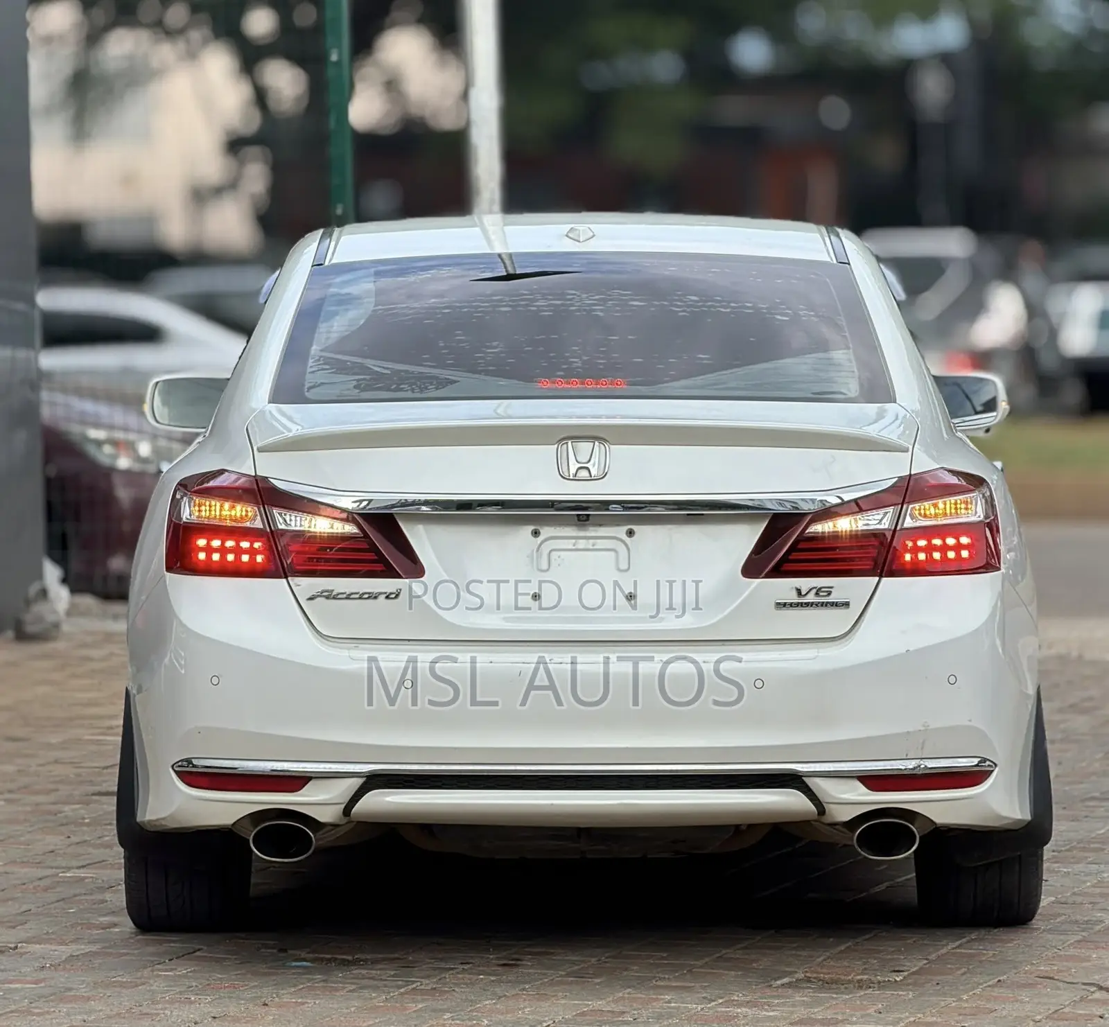 Honda Accord Touring 4dr Sedan FWD (3.5L 6cyl 6A) 2016 White