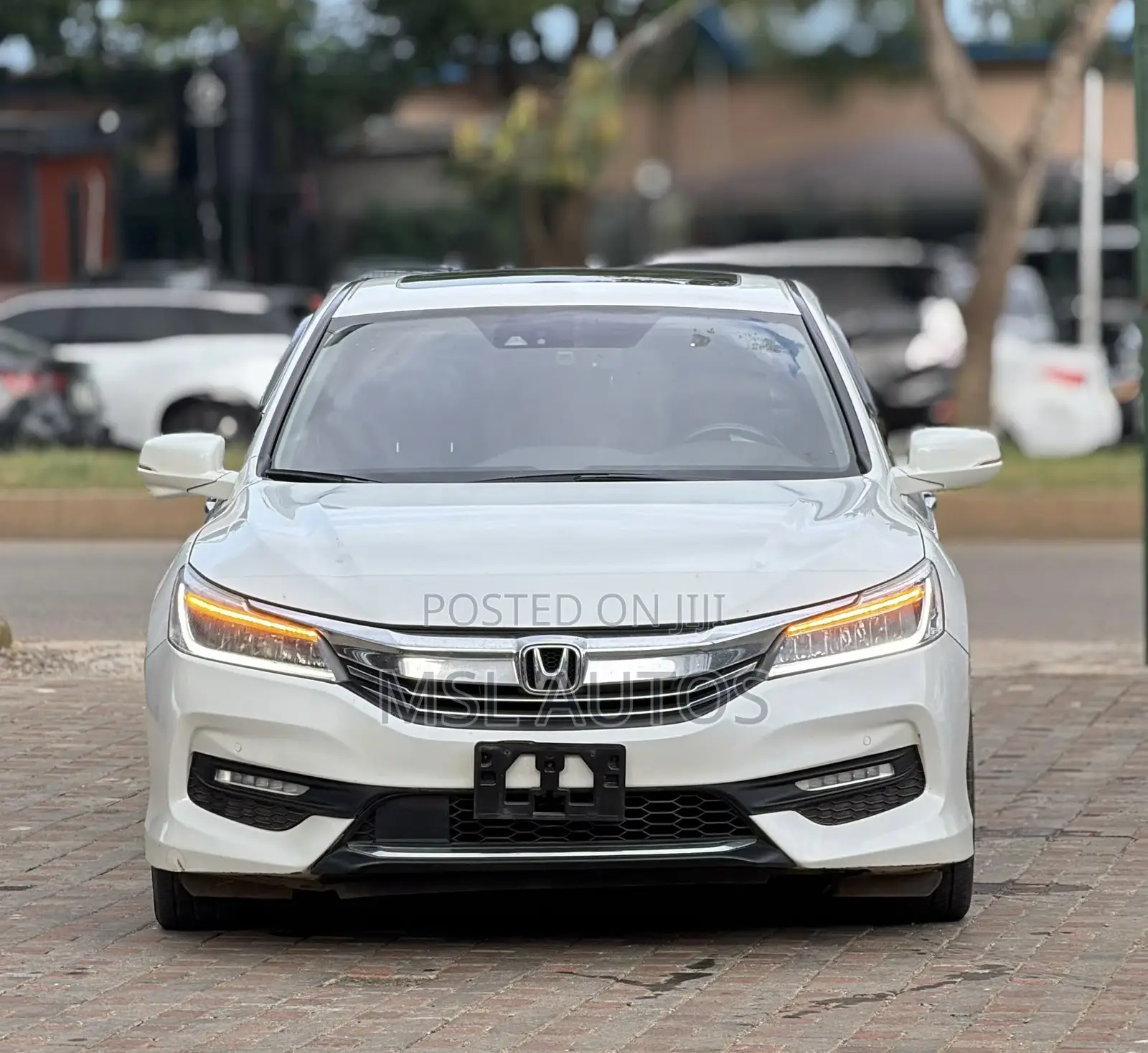 Honda Accord Touring 4dr Sedan FWD (3.5L 6cyl 6A) 2016 White