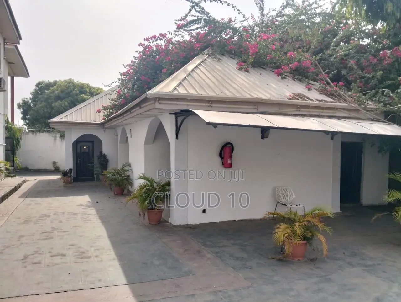 Furnished 17bdrm Maisonette in Utako for sale