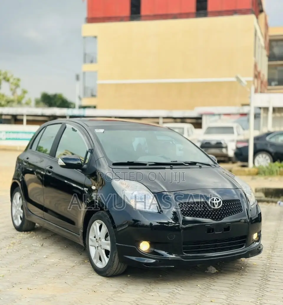 Toyota Yaris 2010 Black