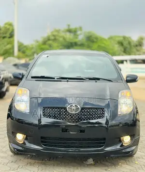 Toyota Yaris 2010 Black