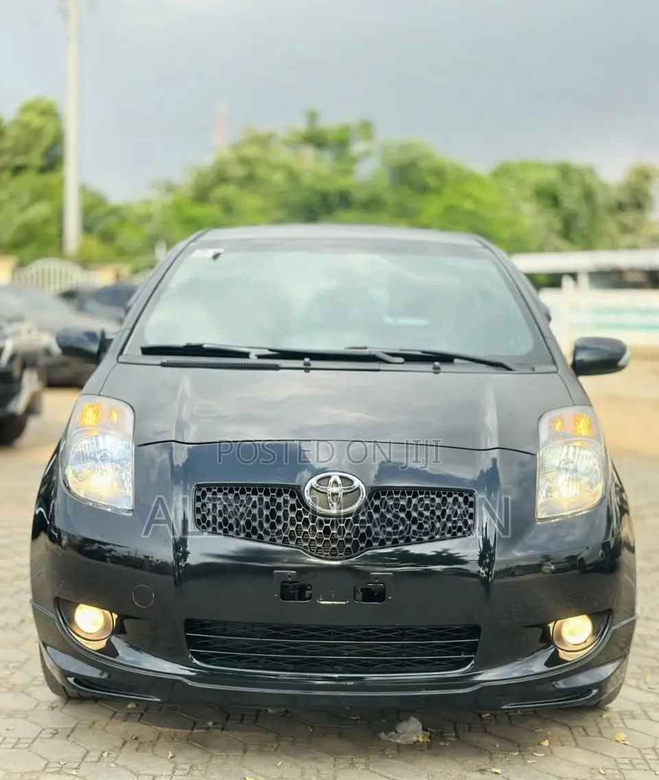 Toyota Yaris 2010 Black