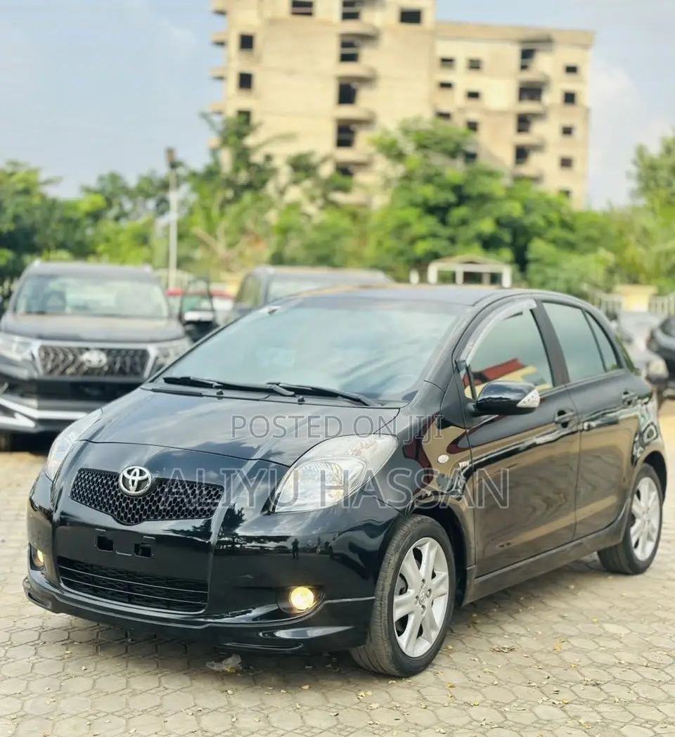 Toyota Yaris 2010 Black