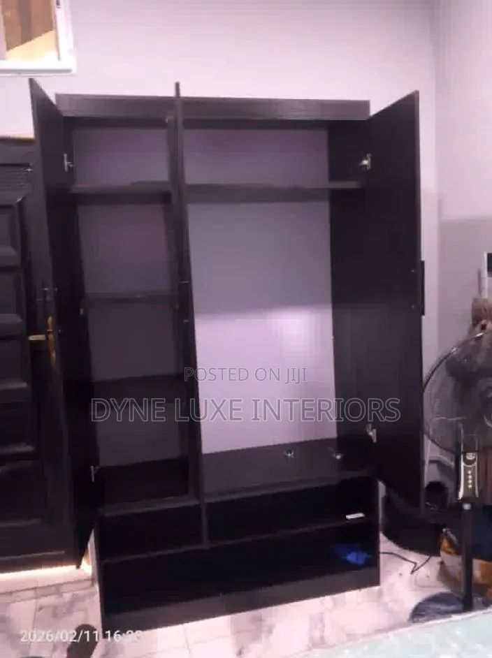 Quality Wooden 4by6 Wardrobe Made With Quality Wood