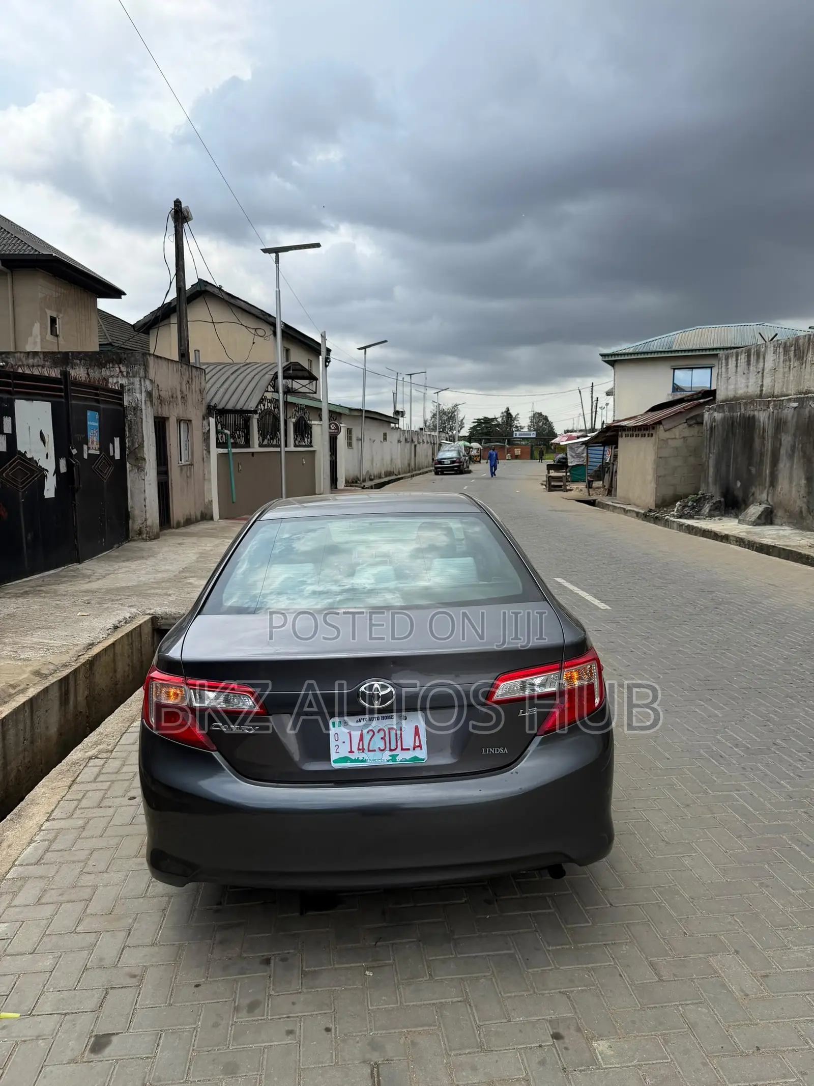 Toyota Camry LE 4dr Sedan (2.5L 4cyl 6A) 2014 Gray