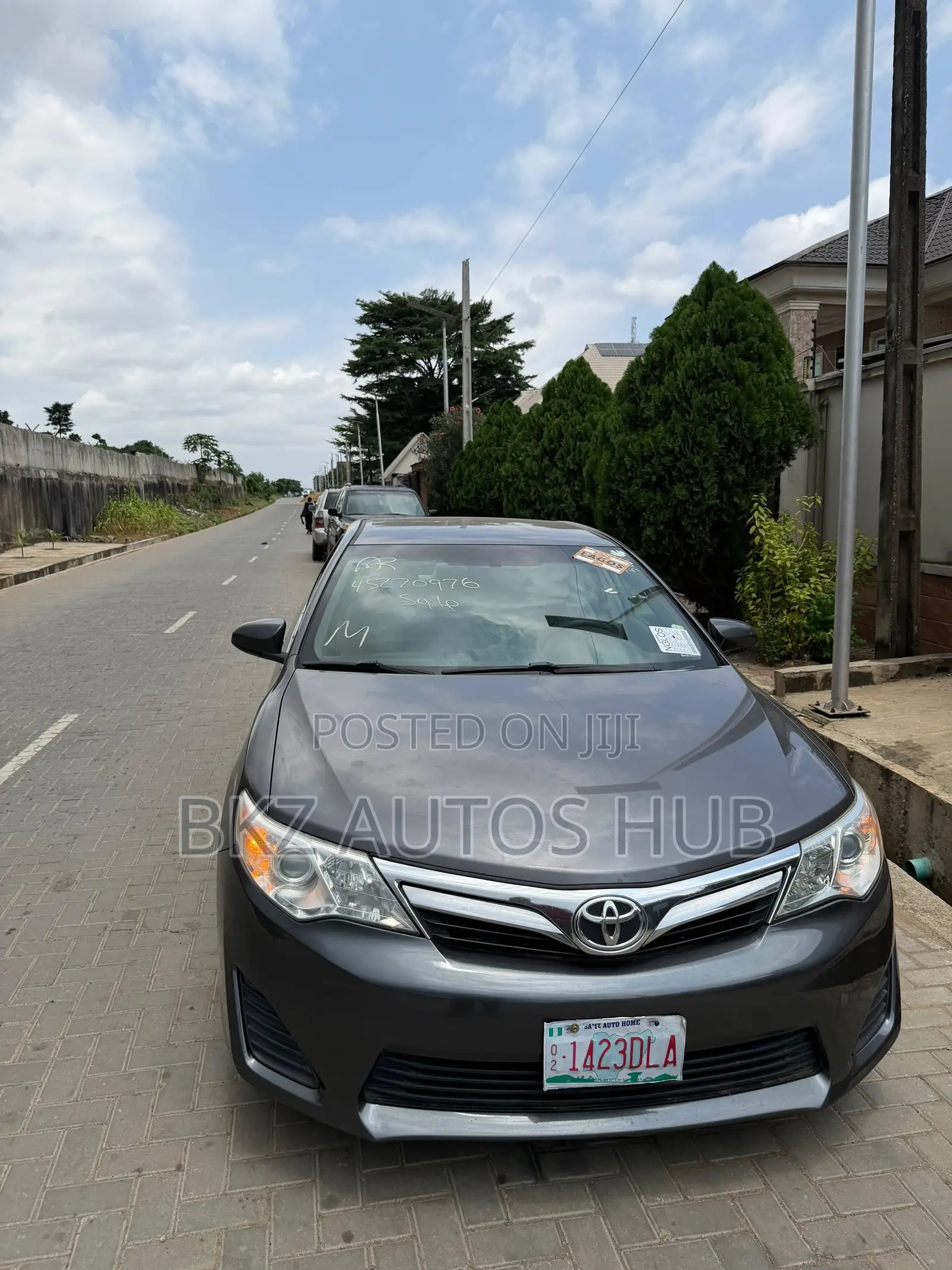 Toyota Camry LE 4dr Sedan (2.5L 4cyl 6A) 2014 Gray