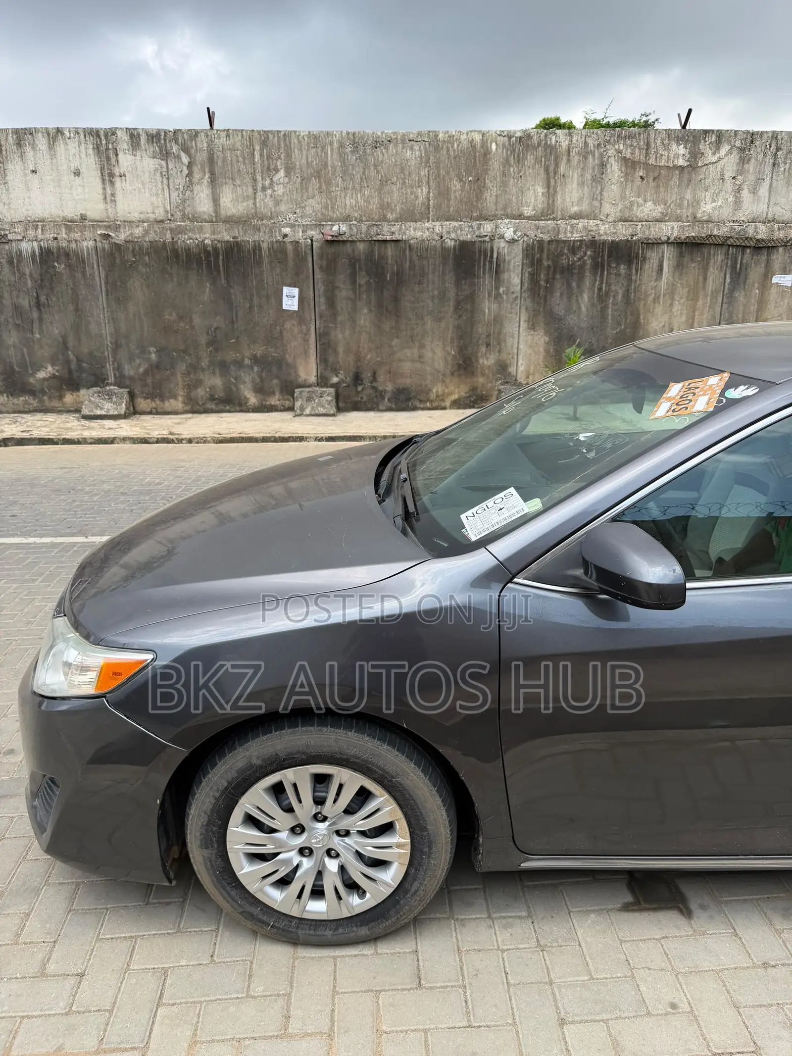 Toyota Camry LE 4dr Sedan (2.5L 4cyl 6A) 2014 Gray