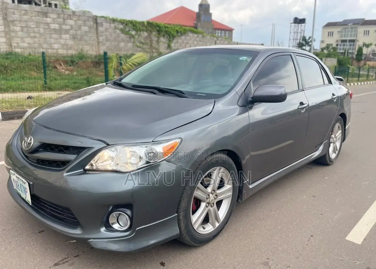 Toyota Corolla 2013 Gray