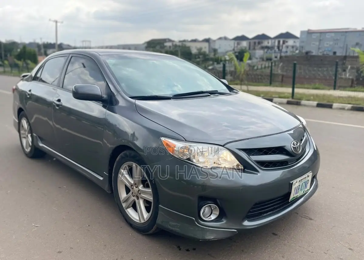 Toyota Corolla 2013 Gray