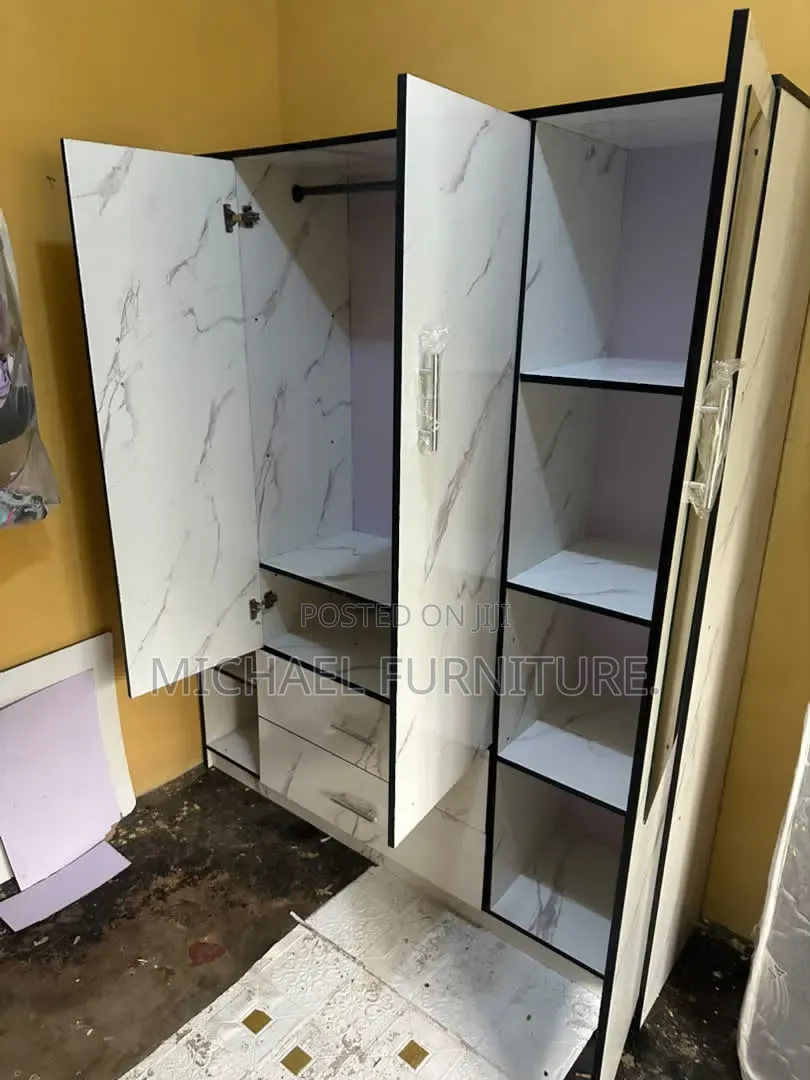 Immaculate Beauty (5 by 6 Wardrobe)with Mirror