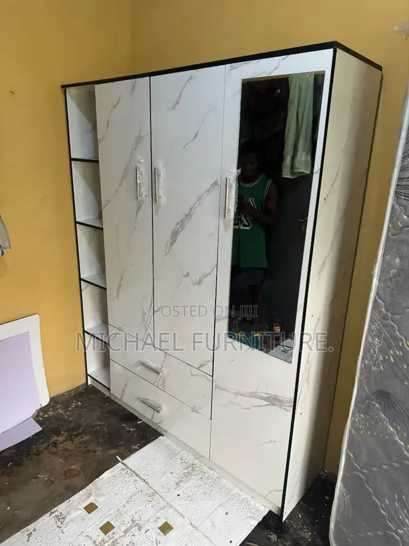 Immaculate Beauty (5 by 6 Wardrobe)with Mirror