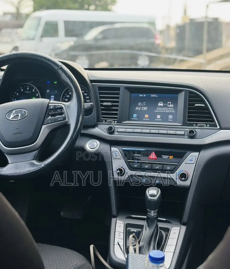 Hyundai Elantra 2018 Gray