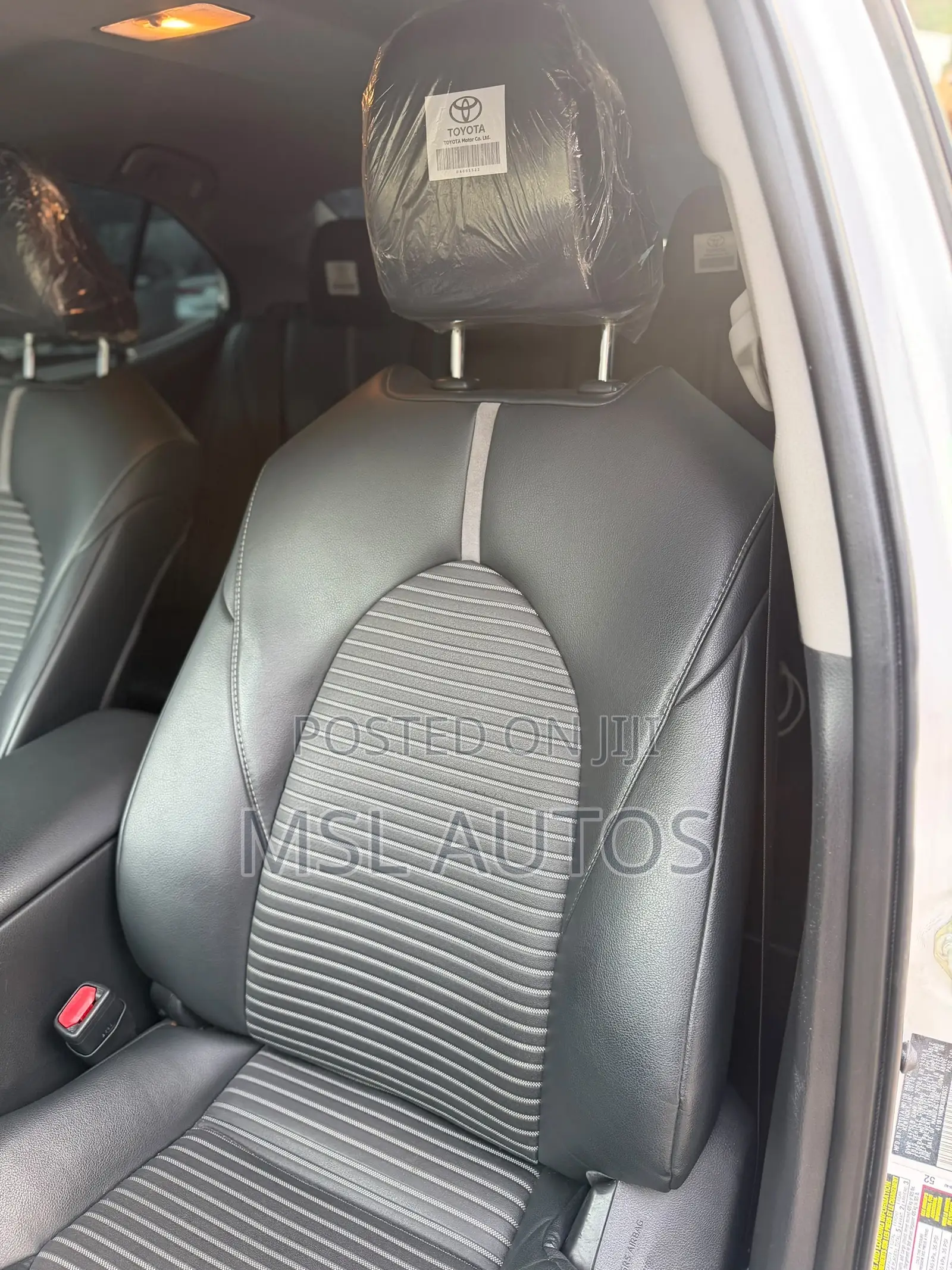 Toyota Camry SE (2.5L 4cyl 8A) 2019 White