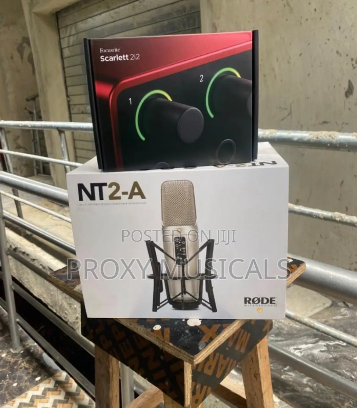 Focusrite Scarlett 2i2 4th Gen & Rode Nt2-a Studio Condenser Bundle
