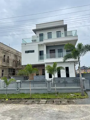 6bdrm Duplex in Chaplin Court Estate, Ogombo for sale