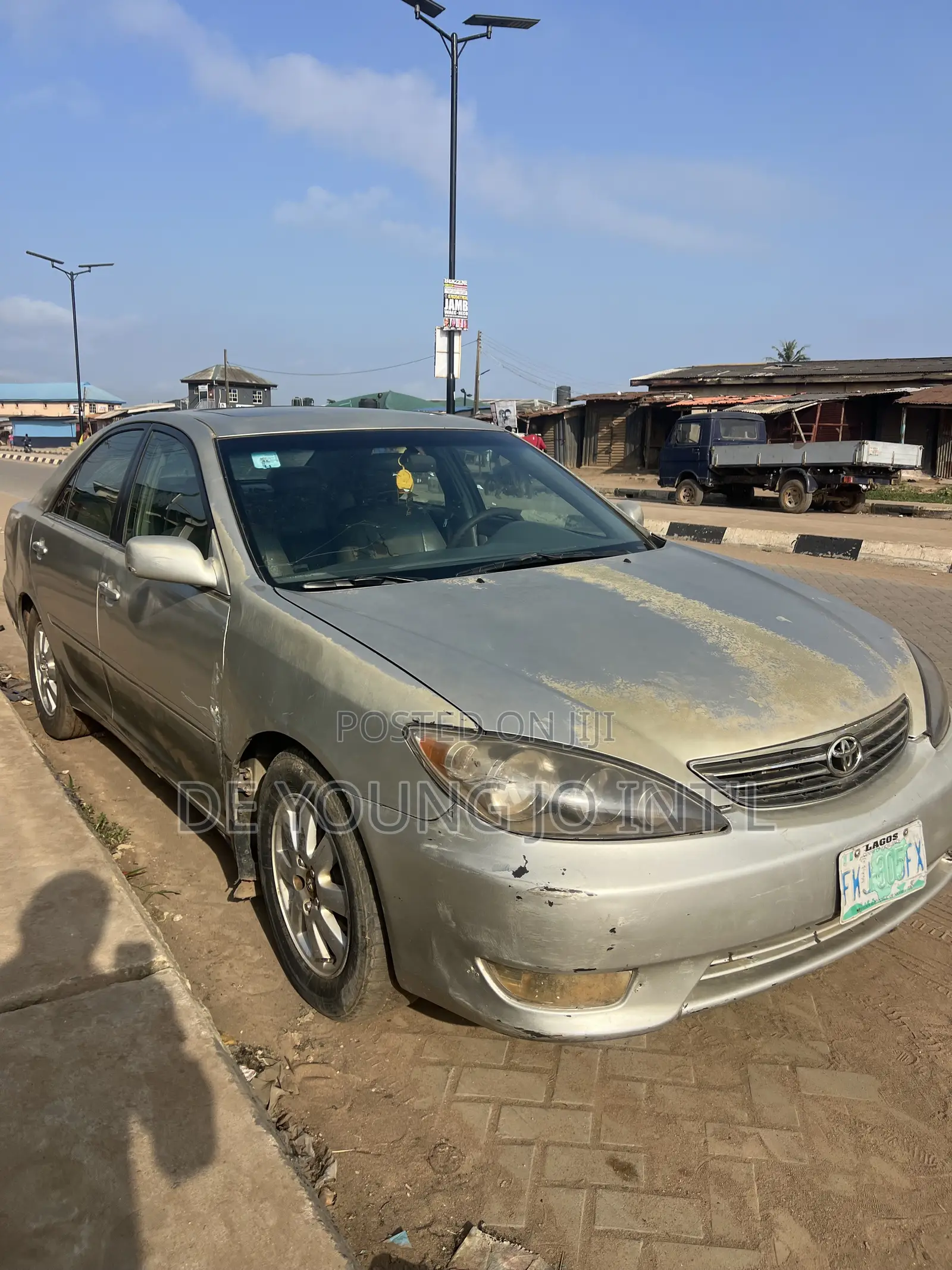Toyota Camry XLE V6 4dr Sedan (3.0L 6cyl 5A) 2004 Silver