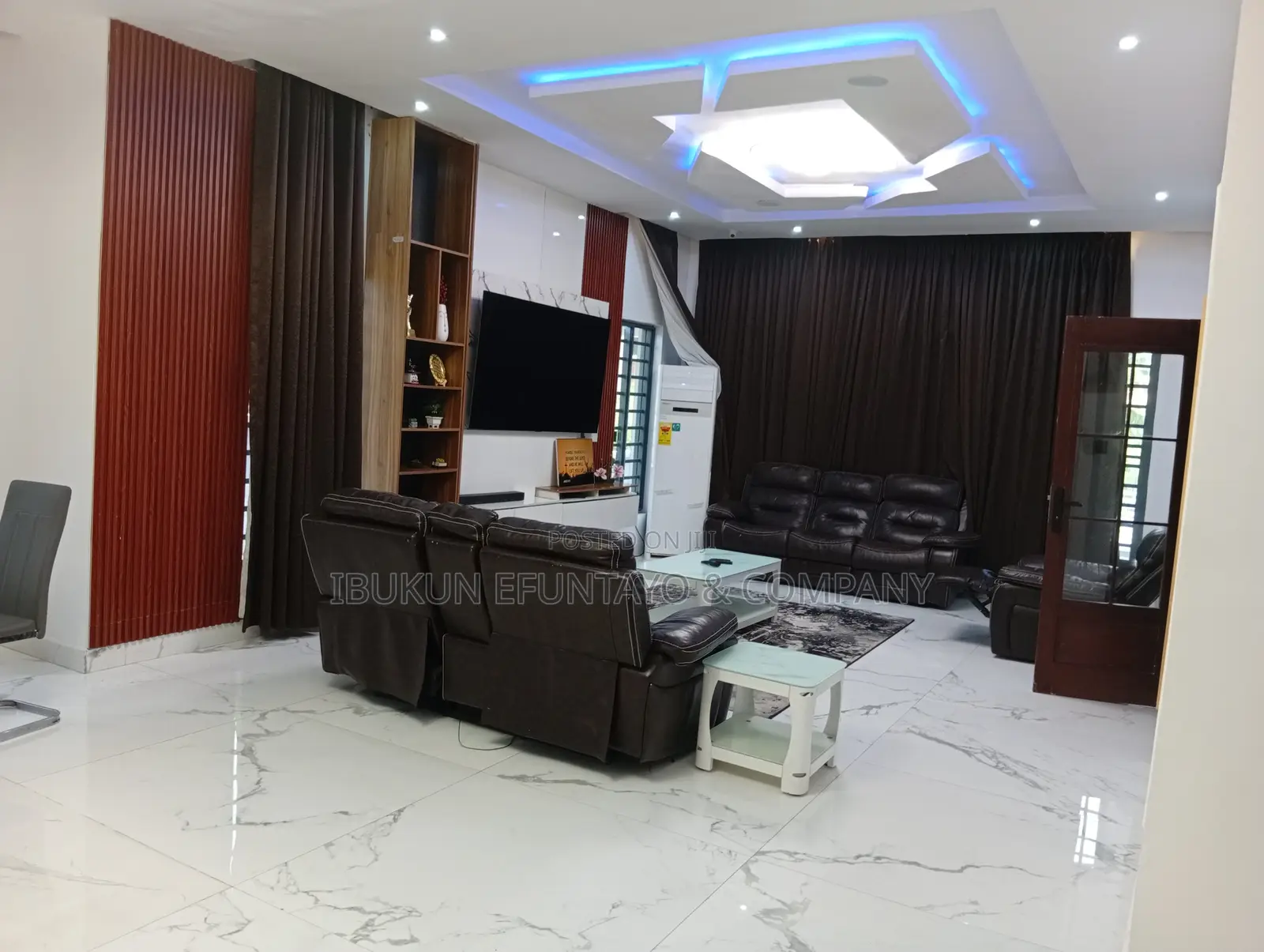 6bdrm Duplex in Chaplin Court Estate, Ogombo for sale