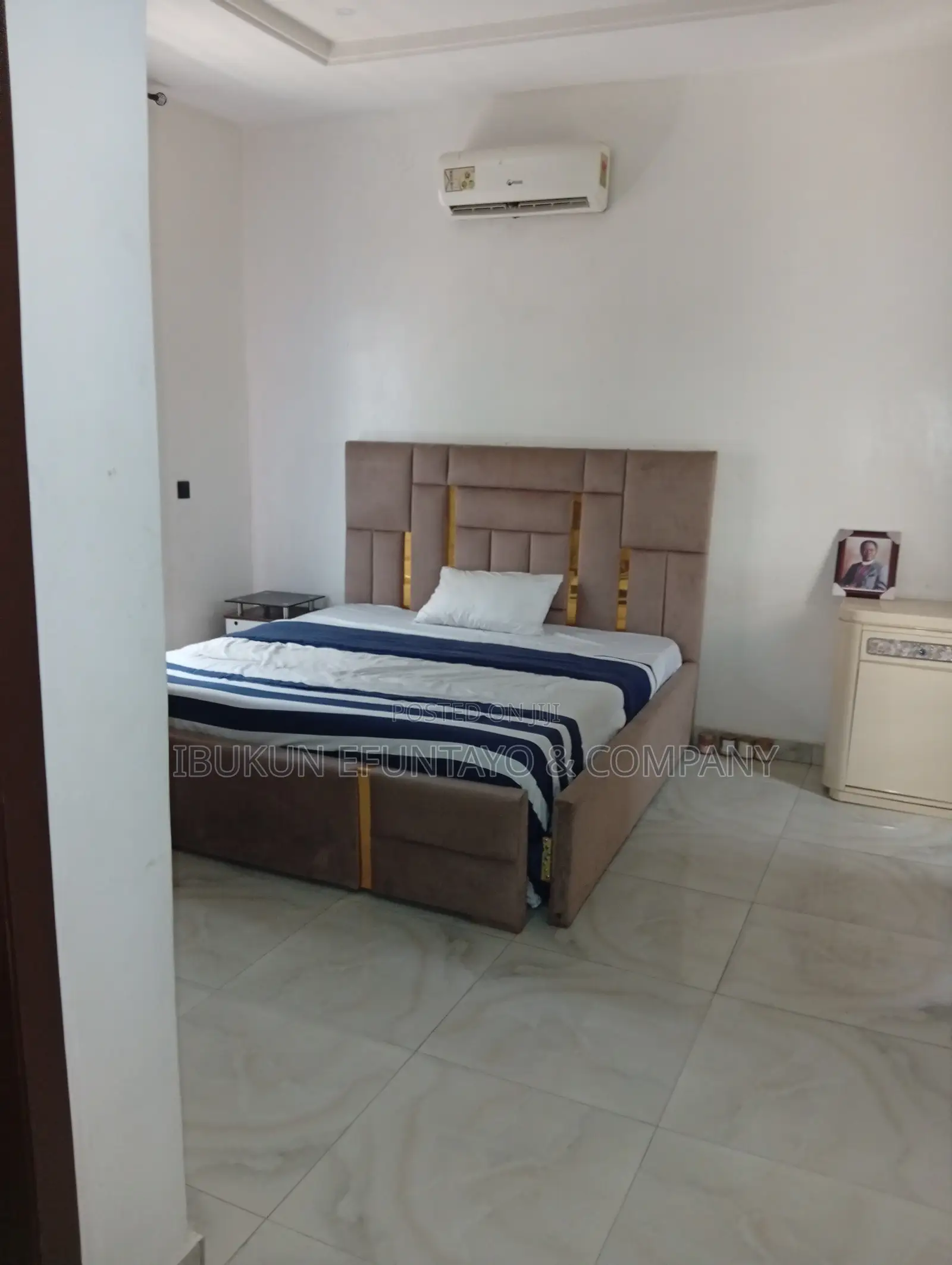 6bdrm Duplex in Chaplin Court Estate, Ogombo for sale