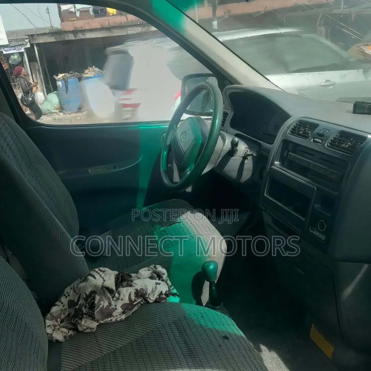 Toyota HiAce 2003 White