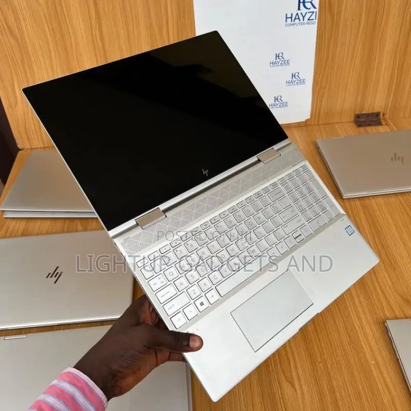 Laptop HP Envy x360 15-cp0013nr 16GB Intel Core i7 SSD 1T