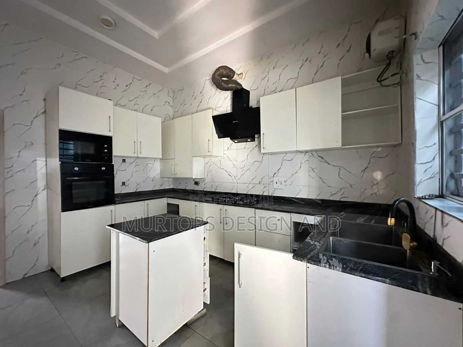 4bdrm Townhouse / Terrace in Lekki Phase 2 for rent