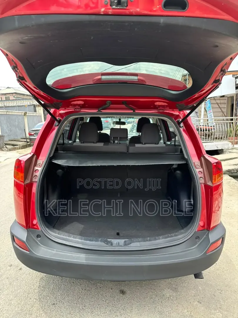 Toyota RAV4 LE 4dr SUV AWD (2.5L 4cyl 6A) 2015 Red