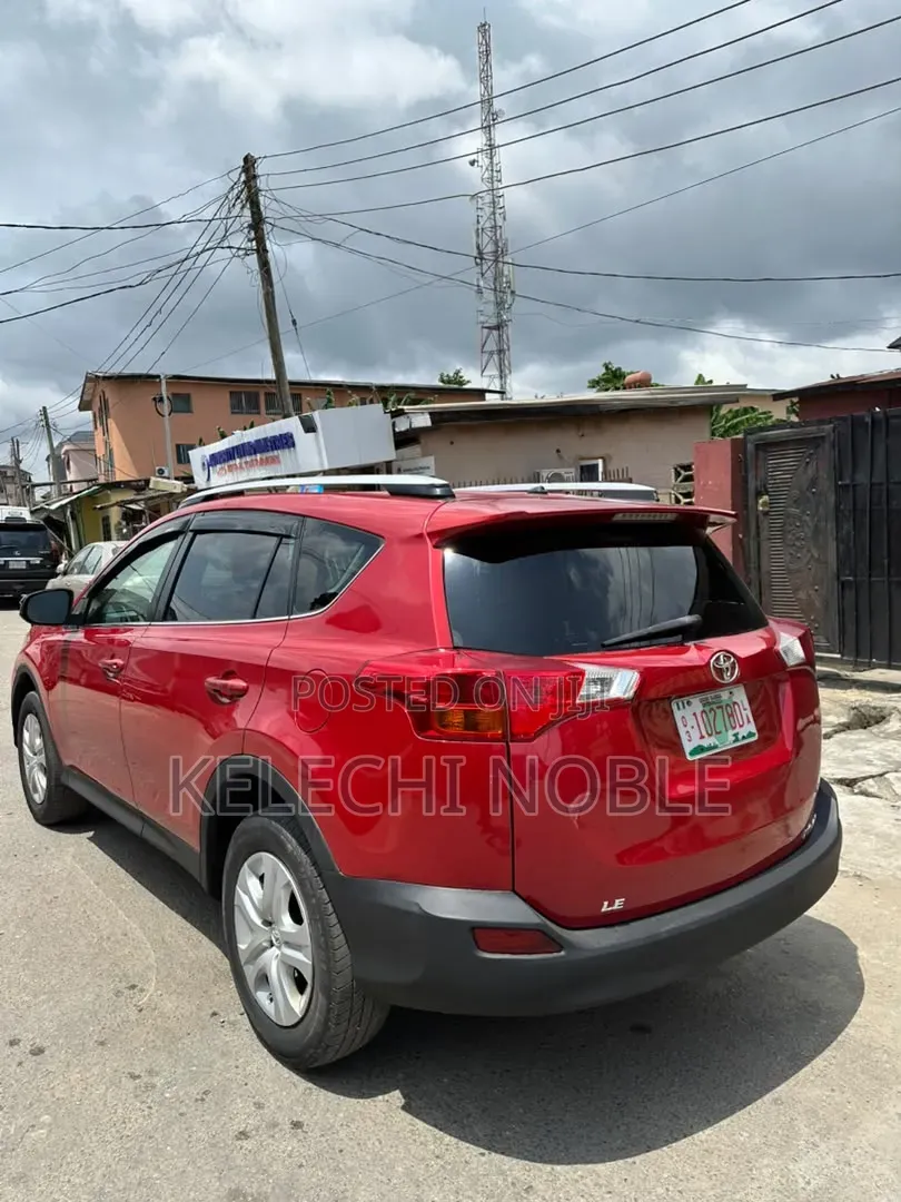Toyota RAV4 LE 4dr SUV AWD (2.5L 4cyl 6A) 2015 Red