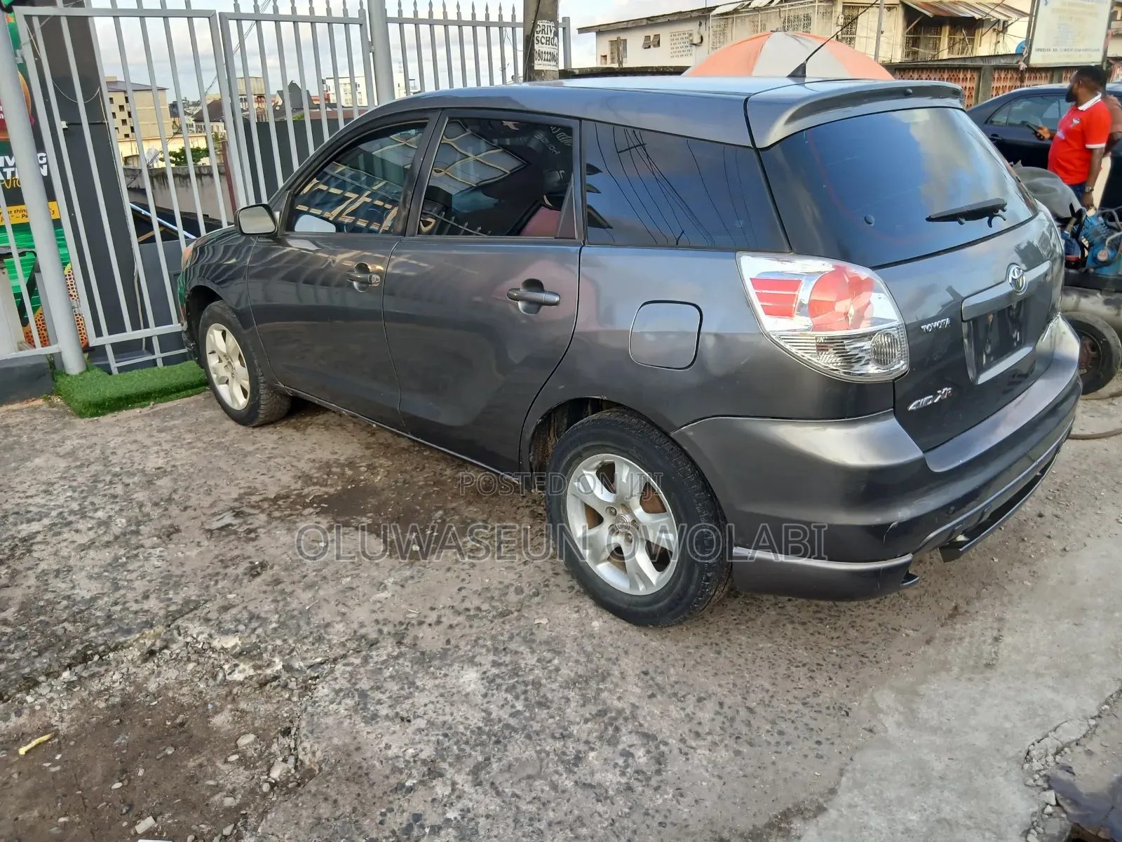Toyota Matrix Hatchback AWD (1.8L 4cyl 4A) 2006 Gray