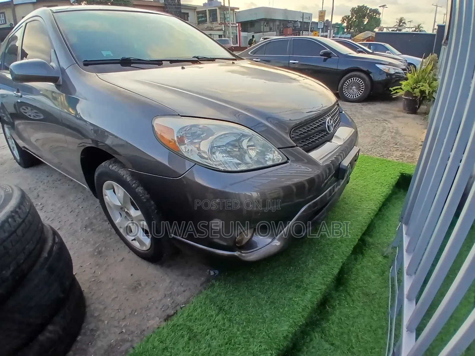 Toyota Matrix Hatchback AWD (1.8L 4cyl 4A) 2006 Gray