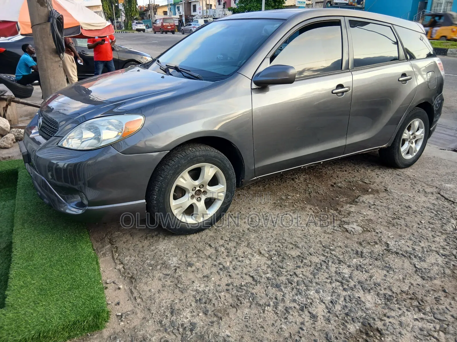 Toyota Matrix Hatchback AWD (1.8L 4cyl 4A) 2006 Gray