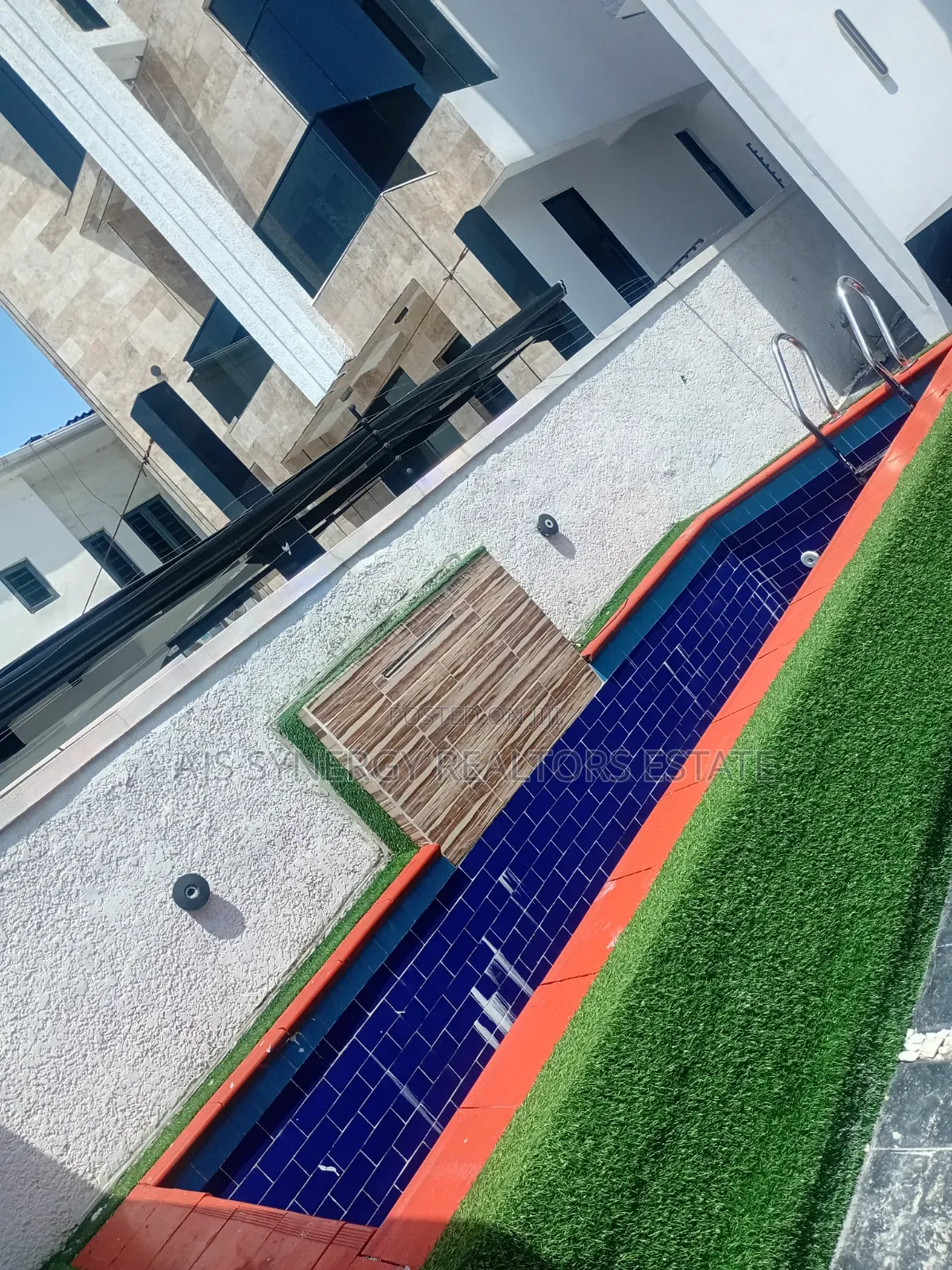 5bdrm Duplex in Lekki Expressway for sale