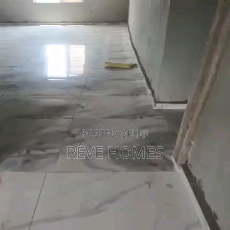 2bdrm Block of Flats in Adekunle for rent