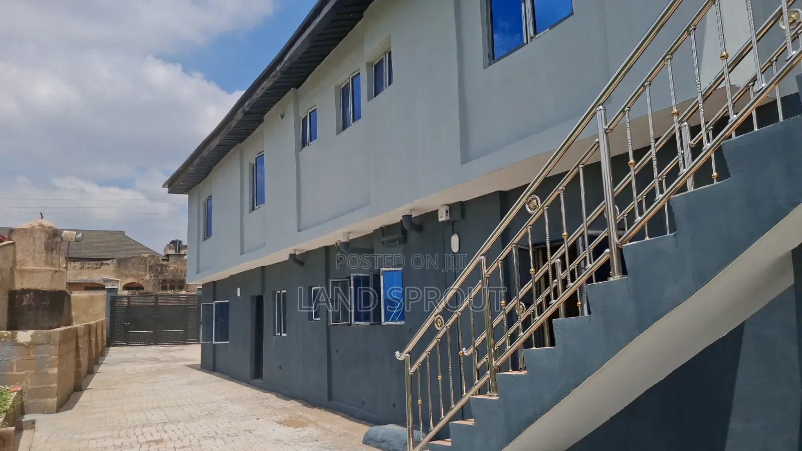Furnished 3bdrm House in Oluwakeeyin, Alakia for sale