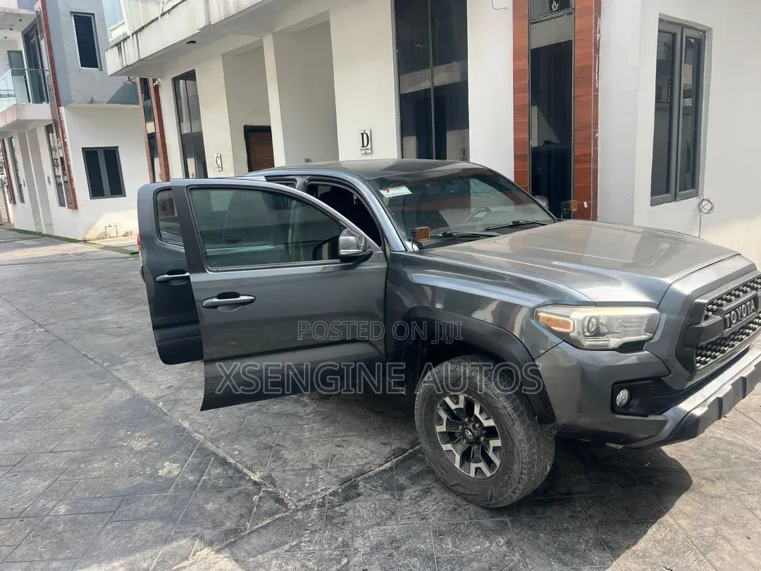 Toyota Tacoma 2017 Gray