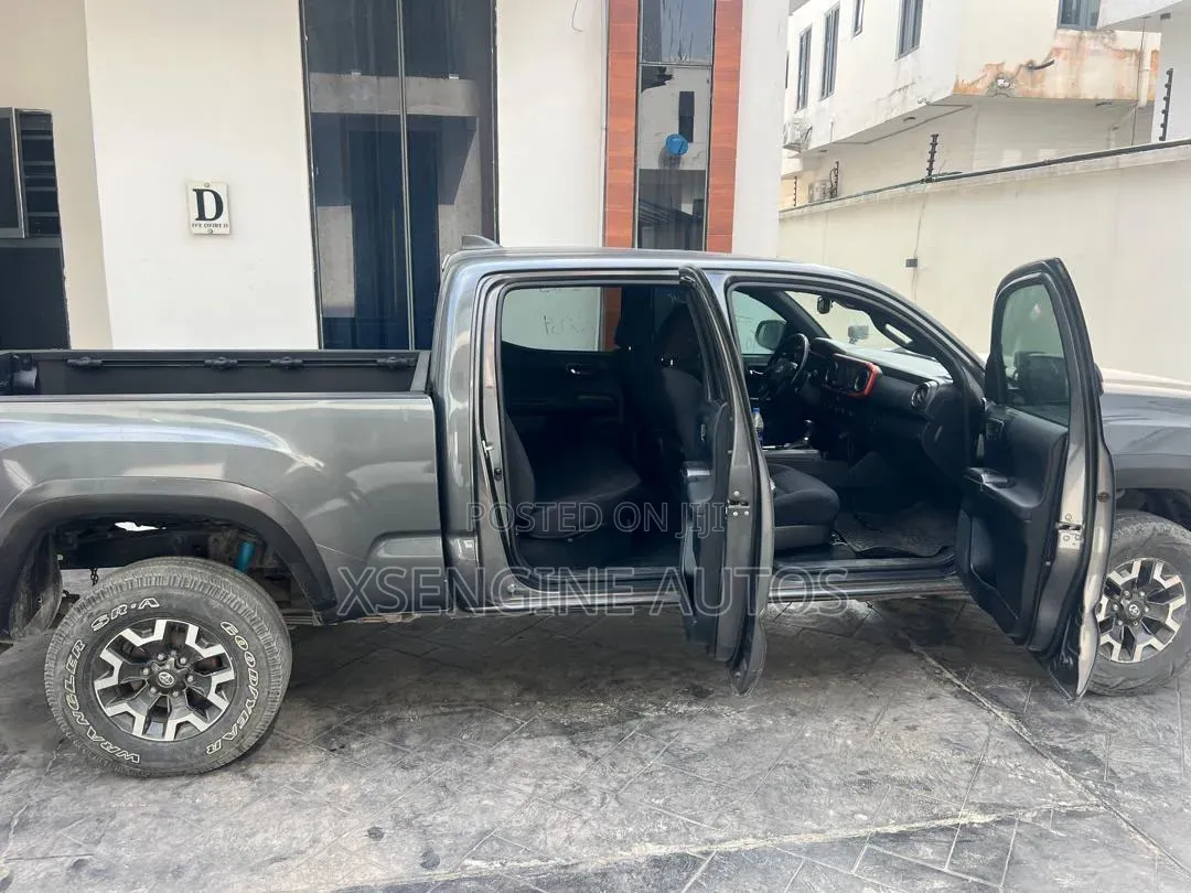 Toyota Tacoma 2017 Gray